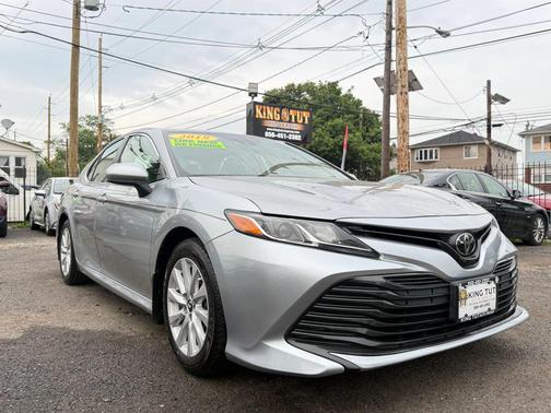 Celestial Silver Metallic 2019 Toyota Camry LE