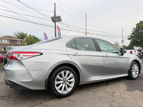 Celestial Silver Metallic 2019 Toyota Camry LE