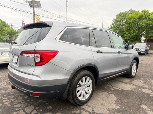 Lunar Silver Metallic 2020 Honda Pilot AWD LX
