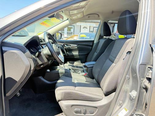 Gun Metallic 2020 Nissan Rogue SV