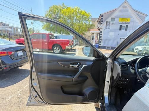 Gun Metallic 2020 Nissan Rogue SV