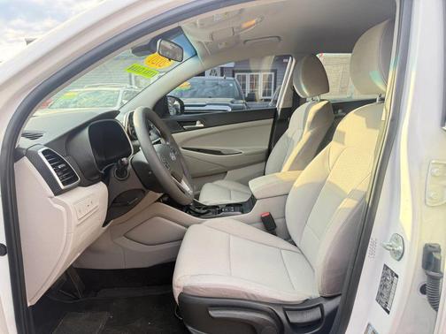 Winter White 2020 Hyundai TUCSON SE