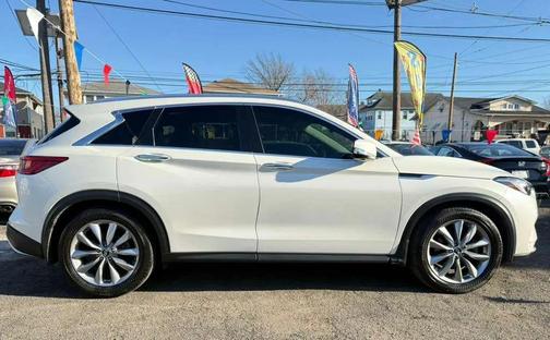 White 2019 INFINITI QX50 ESSENTIAL