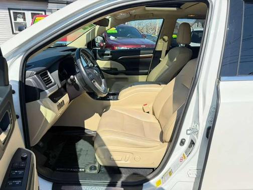 Blizzard Pearl 2018 Toyota Highlander Hybrid Limited