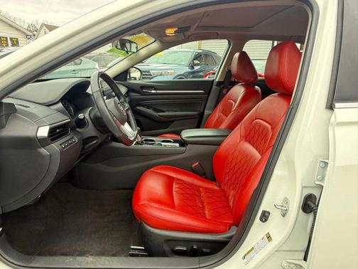 Pearl White Tricoat 2022 Nissan Altima 2.5 SV