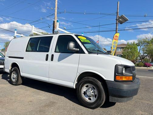 Summit White 2017 Chevrolet Express 2500 Work Van