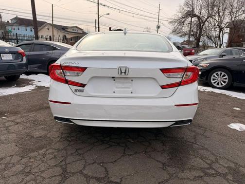 Platinum White Pearl 2018 Honda Accord LX