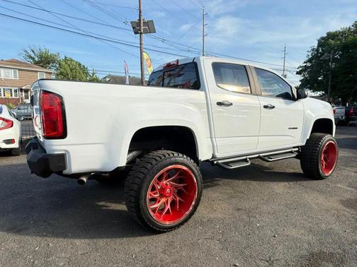Summit White 2019 Chevrolet Colorado LT
