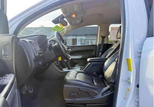 Summit White 2019 Chevrolet Colorado LT