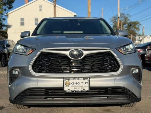 Celestial Silver Metallic 2020 Toyota Highlander LE