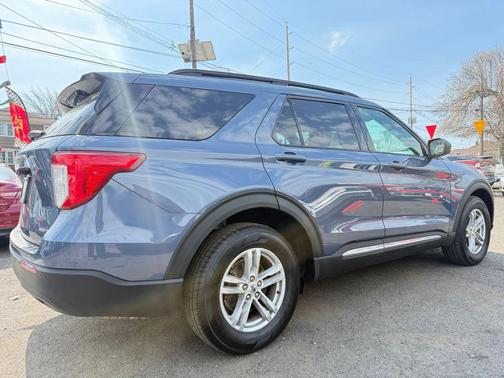 Infinite Blue Metallic Tinted Clearcoat 2021 Ford Explorer XLT