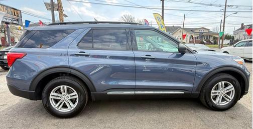 Infinite Blue Metallic Tinted Clearcoat 2021 Ford Explorer XLT