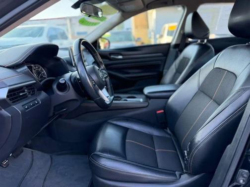Super Black 2021 Nissan Altima SR FWD