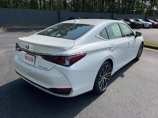 2025 Lexus ES 300h F SPORT Design