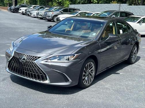 2025 Lexus ES 300h Luxury