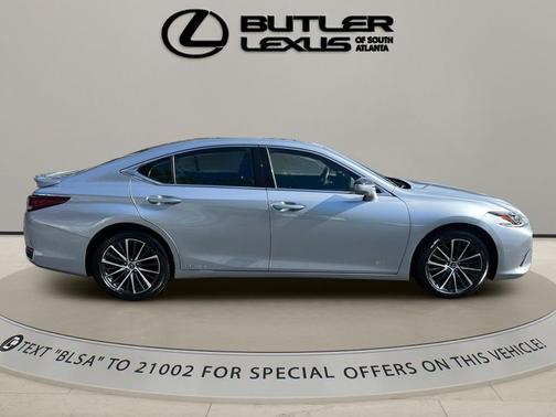 2022 Lexus ES 300h Base
