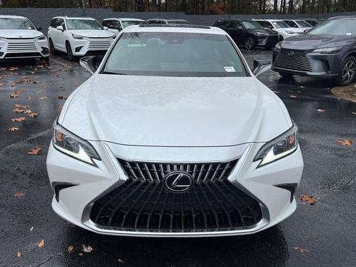 2022 Lexus ES 350 Base