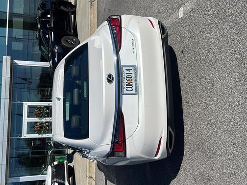 2022 Lexus ES 350 Base