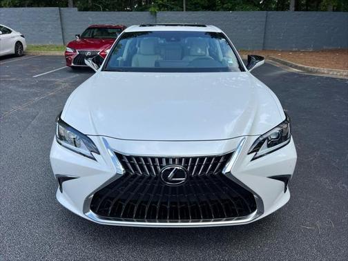2025 Lexus ES 300h F SPORT Design