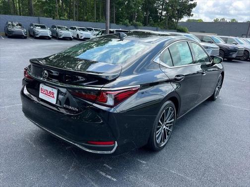 2025 Lexus ES 300h F SPORT Design