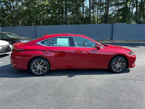 2025 Lexus ES 300h Base
