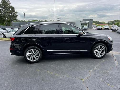 2023 Audi Q7 45 Premium