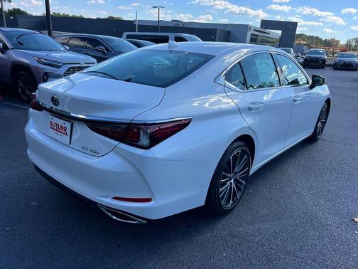 2025 Lexus ES 350 Base