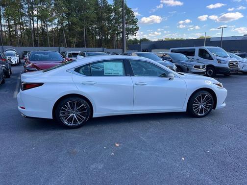 2025 Lexus ES 350 Base