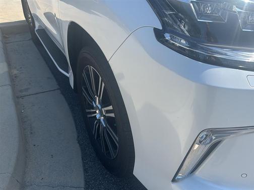 2020 Lexus LX 570 Three-Row