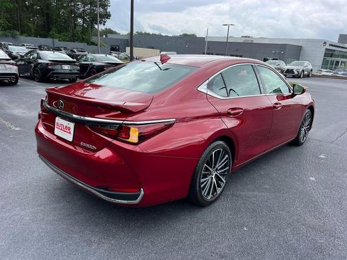 Matador Red Mica 2025 Lexus ES 300h F SPORT Design