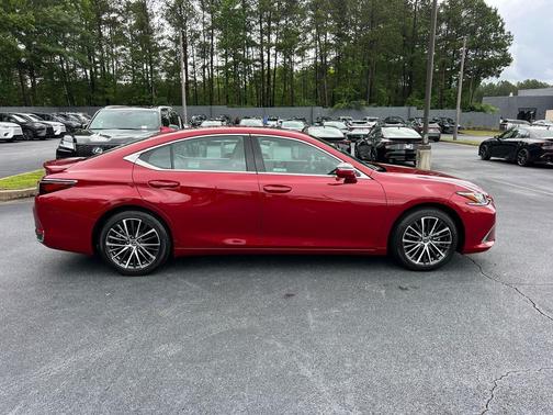 Matador Red Mica 2025 Lexus ES 300h F SPORT Design