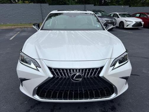 2025 Lexus ES 300h F SPORT Design