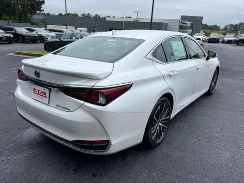 2025 Lexus ES 300h F SPORT Design