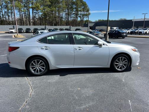 2018 Lexus ES 300h Base