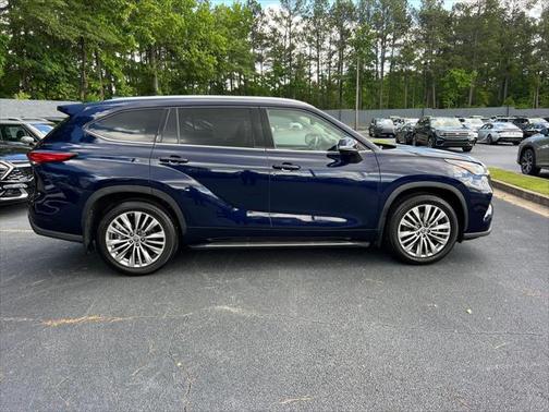 2023 Toyota Highlander Platinum