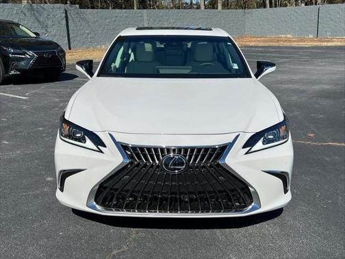 2025 Lexus ES 300h Base