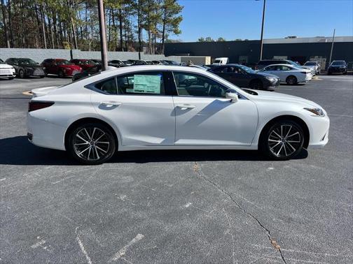 2025 Lexus ES 300h Base