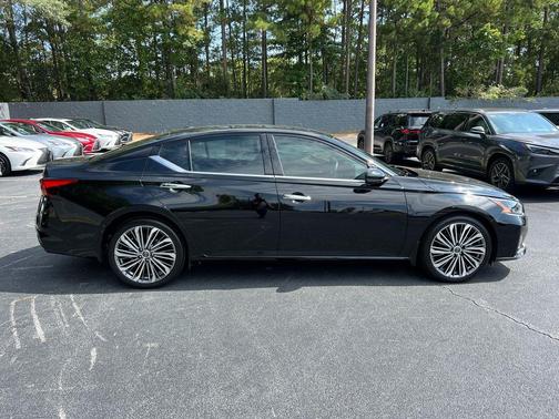 2023 Nissan Altima 2.5 SL