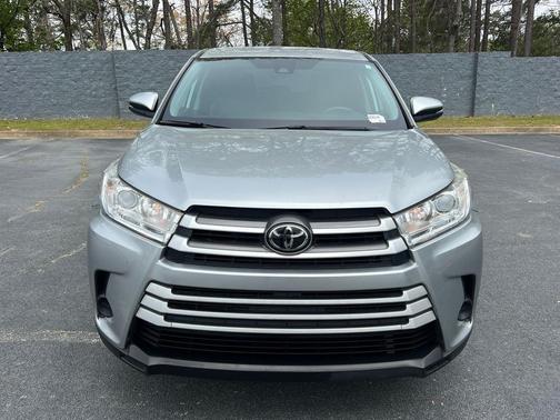 Celestial Silver Metallic 2019 Toyota Highlander LE