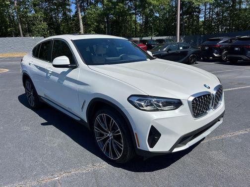 Mineral White Metallic 2025 BMW X4 xDrive30i