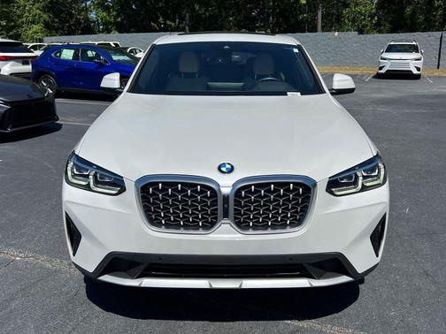 Mineral White Metallic 2025 BMW X4 xDrive30i