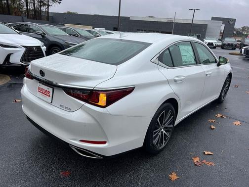 2025 Lexus ES 350 Base