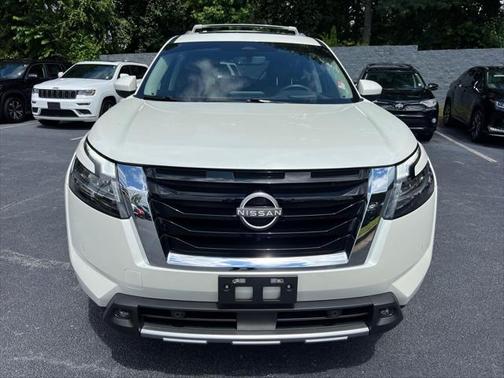 2024 Nissan Pathfinder Platinum FWD