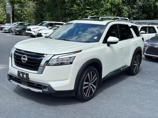 2024 Nissan Pathfinder Platinum FWD