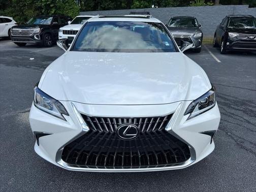 2025 Lexus ES 300h F SPORT Design