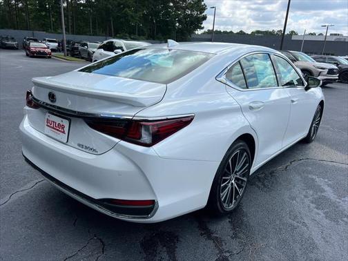 2025 Lexus ES 300h F SPORT Design