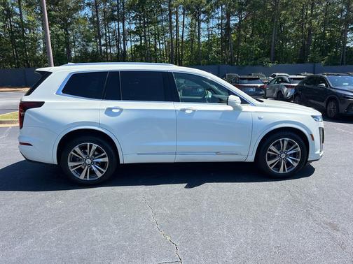 Crystal White Tricoat 2021 Cadillac XT6 Premium Luxury FWD