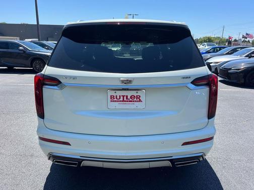 Crystal White Tricoat 2021 Cadillac XT6 Premium Luxury FWD