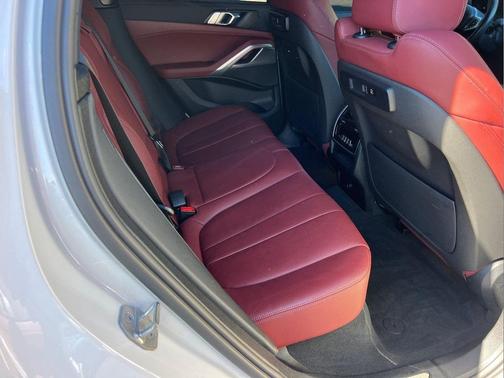 Alpine White 2022 BMW X6 xDrive40i