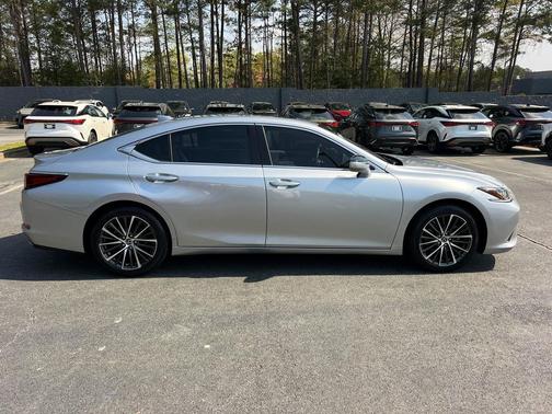 2023 Lexus ES 350 Base